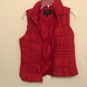 Outer Edge Woman’s Puffer Vest Red NWOT Size Medium